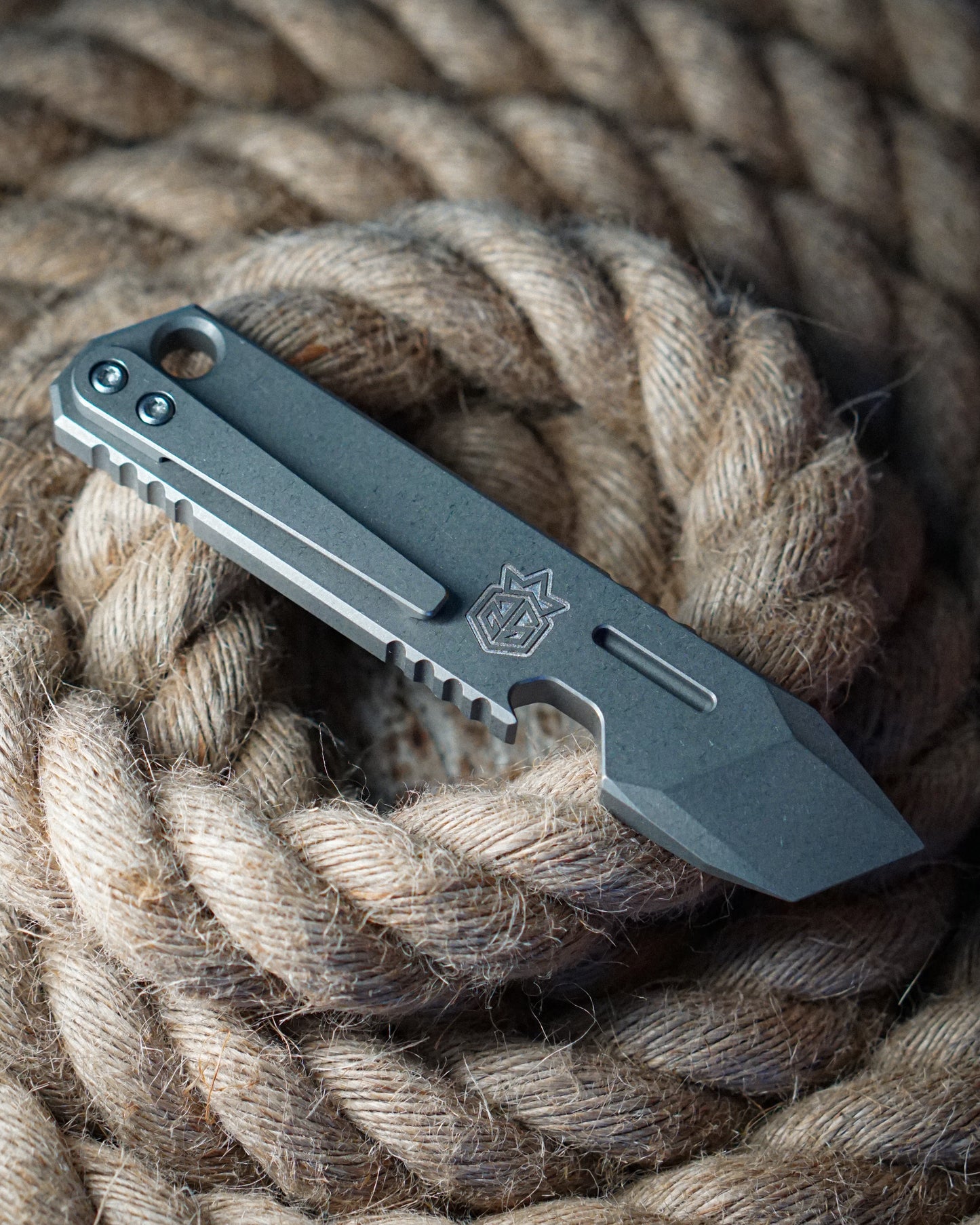 Kronos V2 Titanium Prybar Tool - Stonewashed