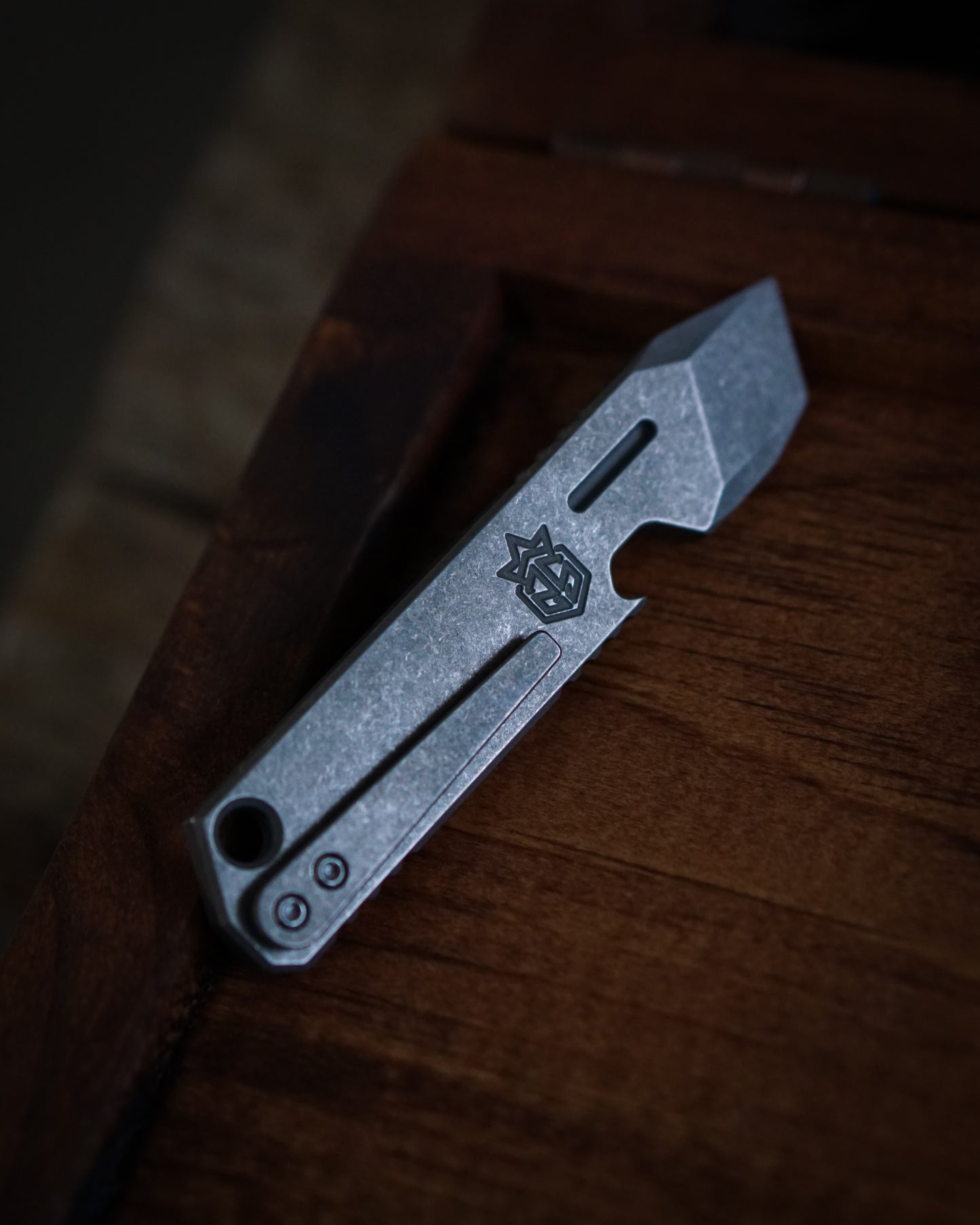 Kronos V2 Titanium Prybar Tool - Spin Edition