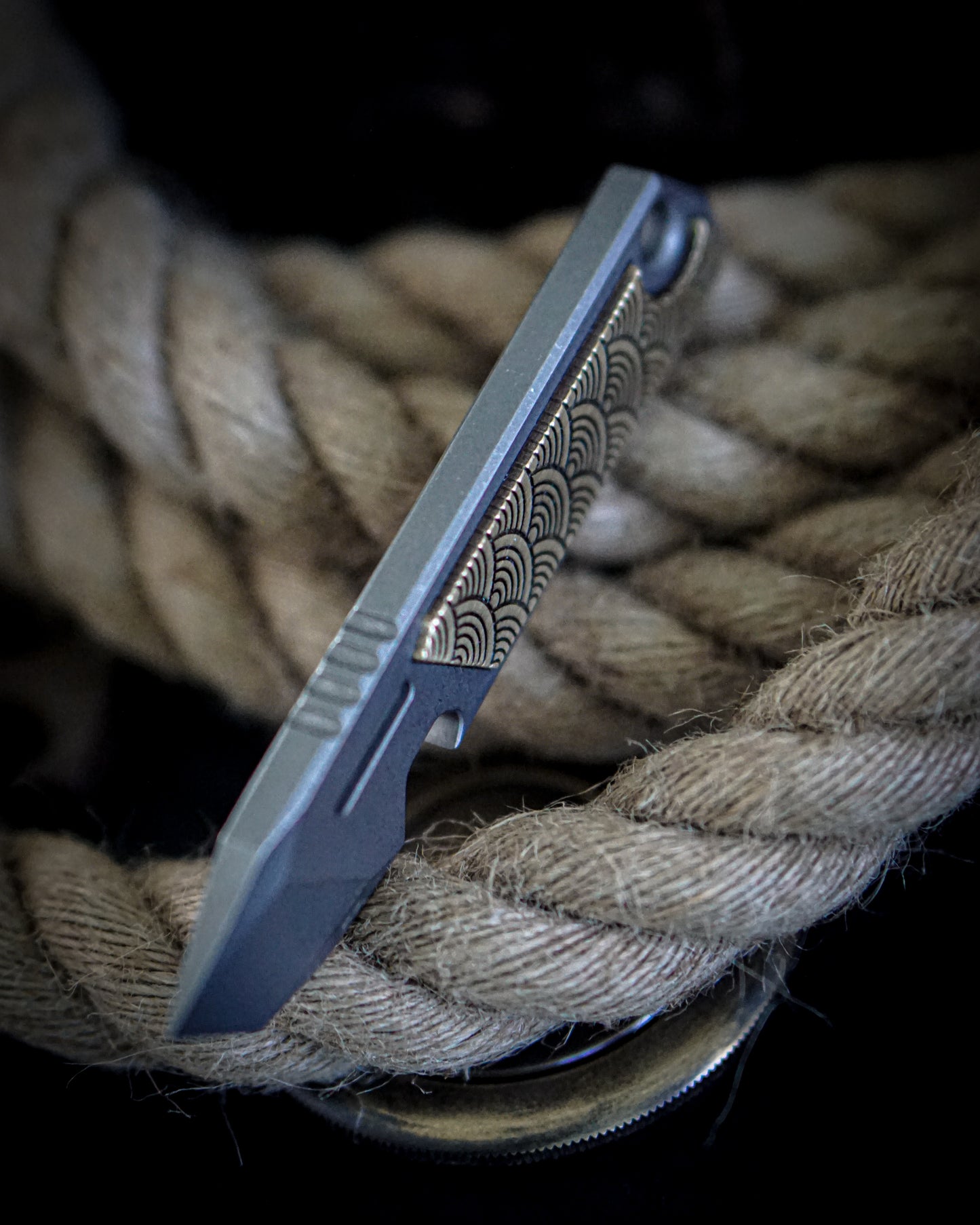 Kronos V2 Titanium Prybar Tool - Brass Seigaiha Inlay