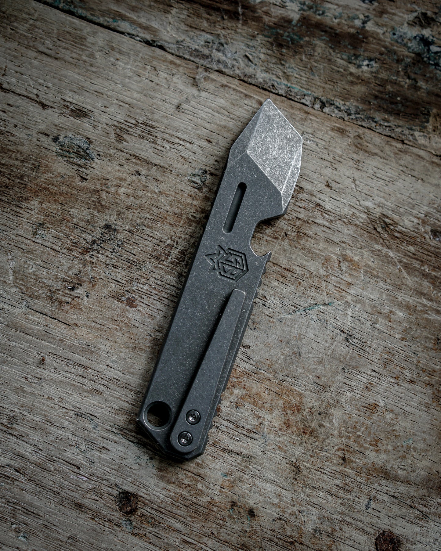 Kronos V2 Titanium Prybar Tool - BioMesh Edition