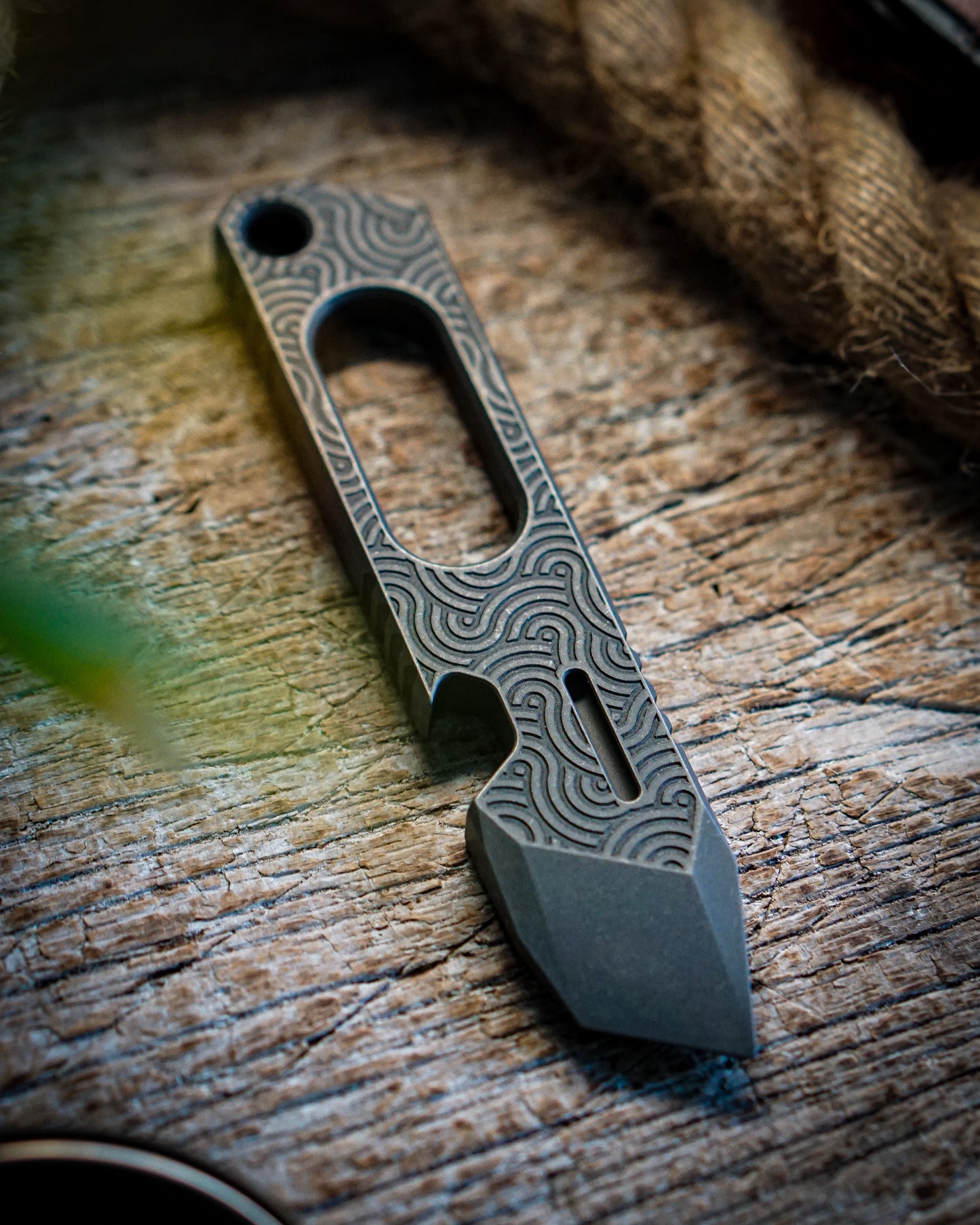 Kronos Titanium Prybar Tool