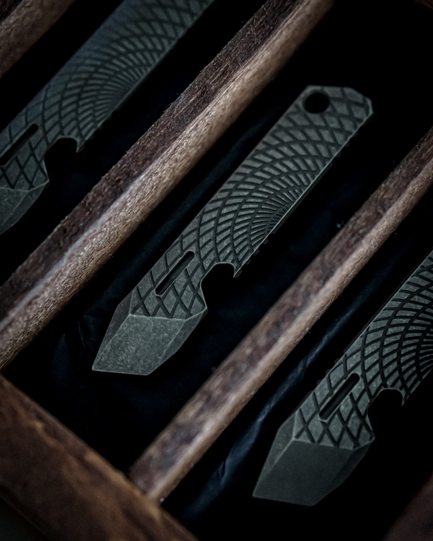 Kronos V2 Titanium Prybar Tool - Spin Edition