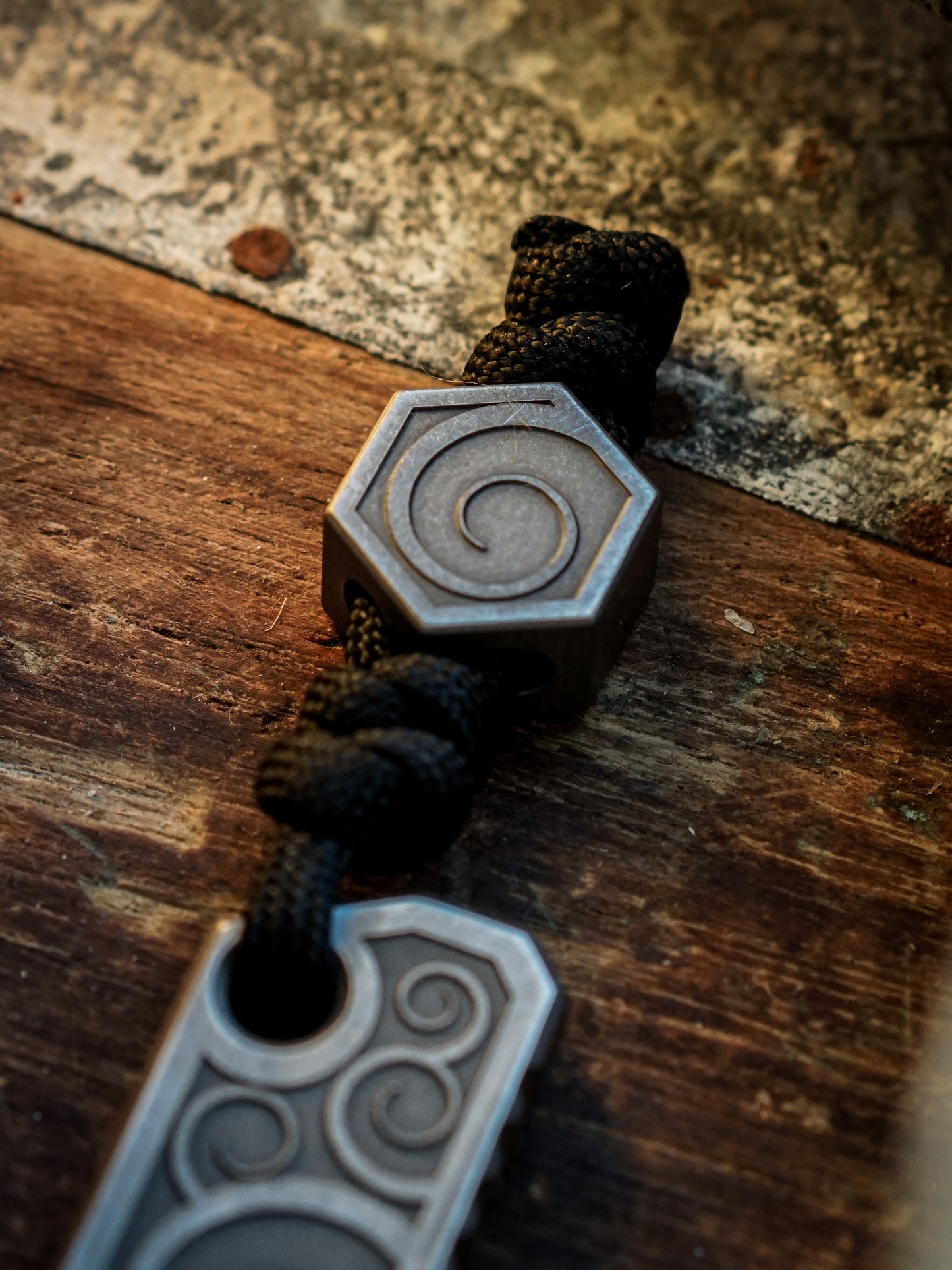 Kronos V2 Titanium Prybar Tool - Elden Edition