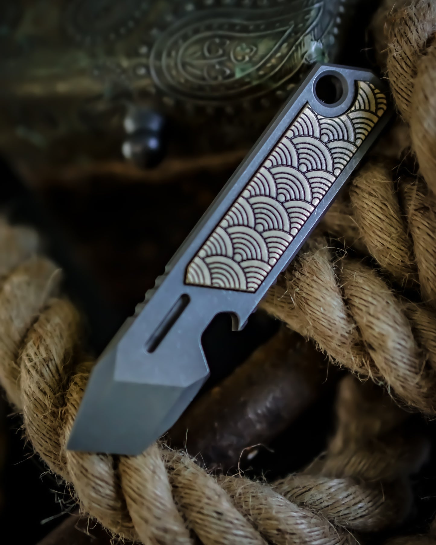 Kronos V2 Titanium Prybar Tool - Brass Seigaiha Inlay