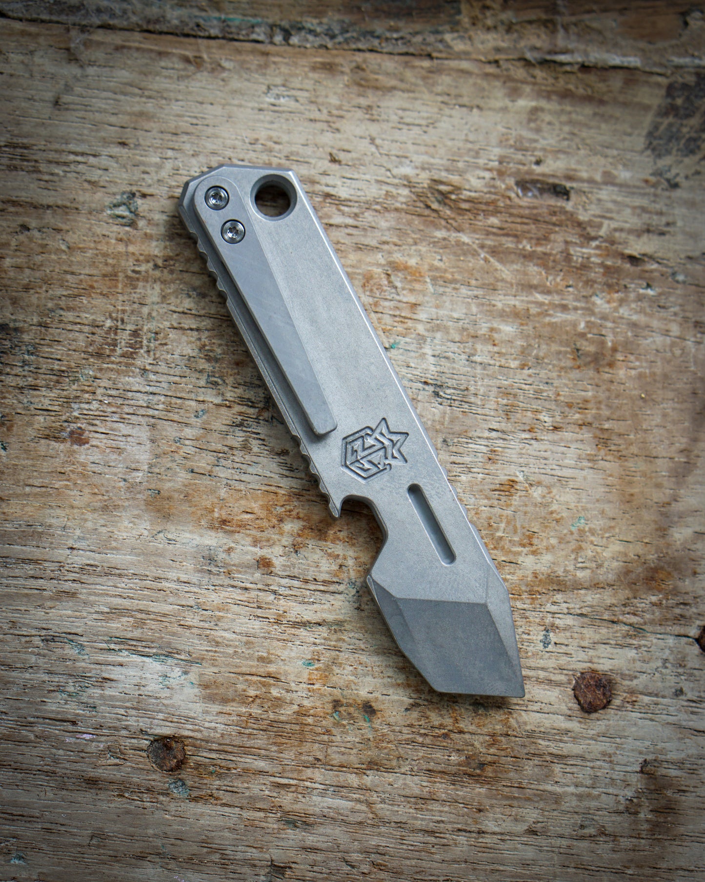 Kronos V2 Titanium Prybar Tool - BioMesh Edition