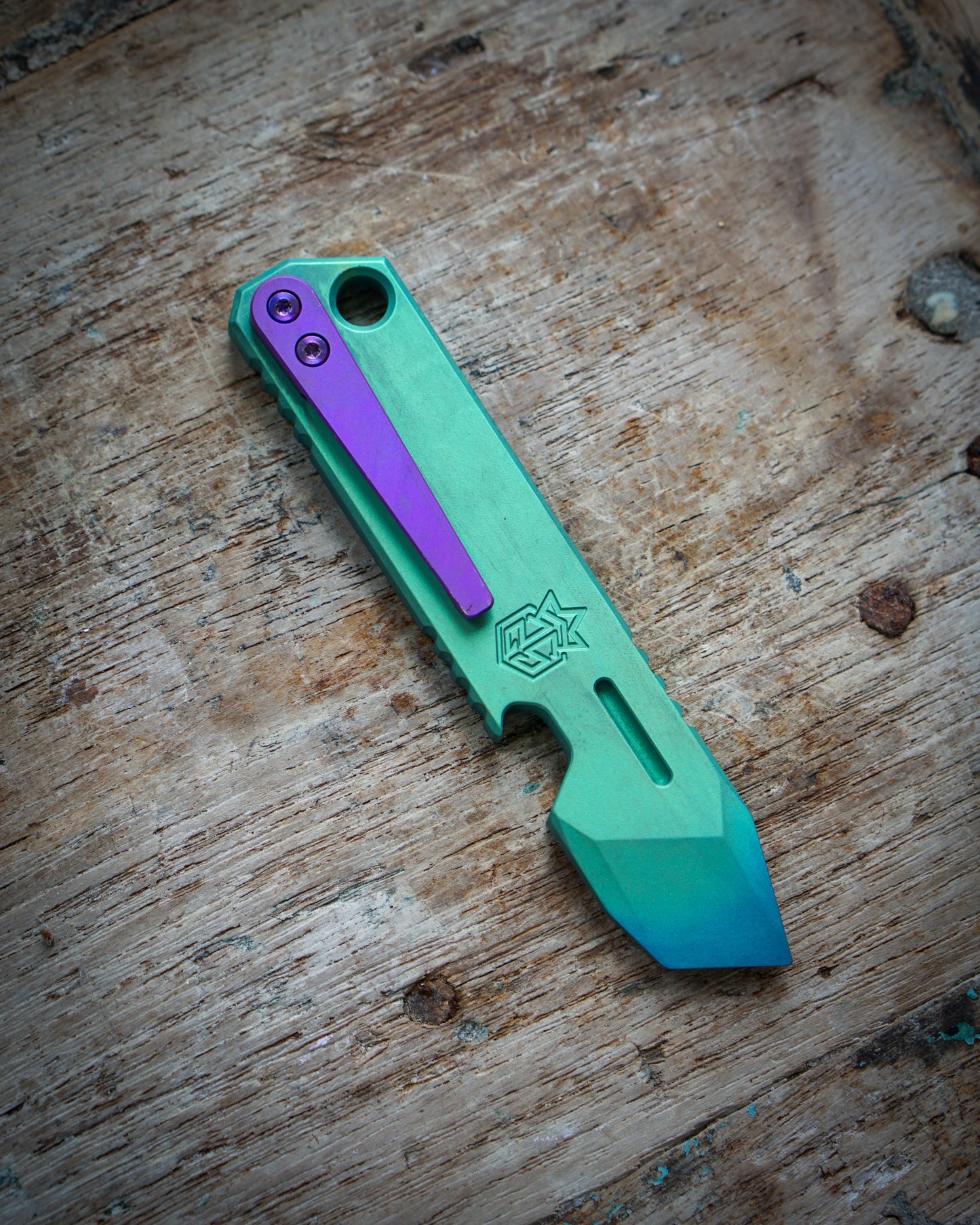 Kronos V2 Titanium Prybar Tool - BioMesh Edition